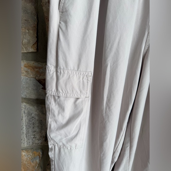 Vuori Villa Cargo Jogger in off white size S - Picture 8 of 14